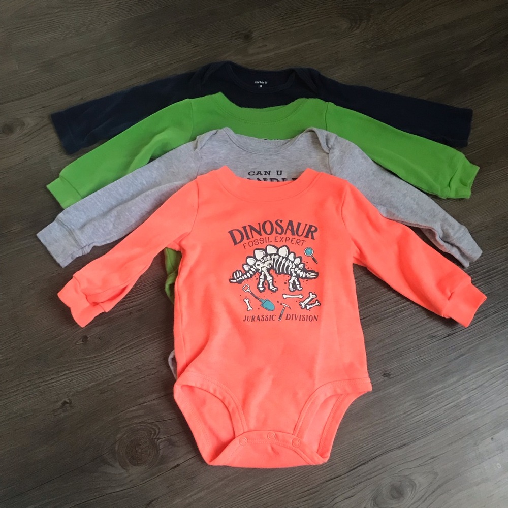 CARTERS (set of 4) 9 months onesies